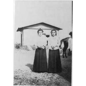 Scenes in Puerto Rico,1898 2 young women