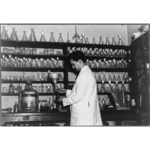    NYA laboratory,1930s,National Youth Administration