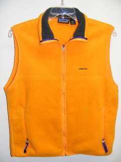 This Patagonia Synchilla Orange Fleece Vest is in EXCELLENT Condition