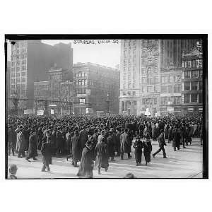  Strikers   Union Sq.,Clothing Strike,Oct. 1912?