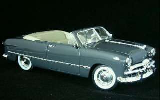 1949 Ford Convertible MAISTO Diecast 118 Scale   Grey  