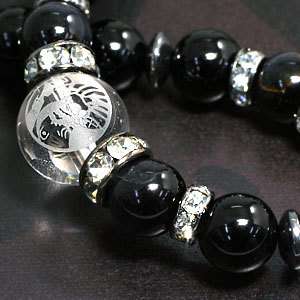 Japanese Good Fortune Bracelets represents strength, wealth, good 
