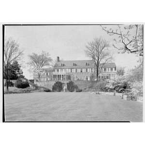 Photo Edwin J. Benecke, residence in Greenwich, Connecticut. Exterior 