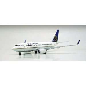   InFlight 200 United Airlines B737 700 Model Airplane 