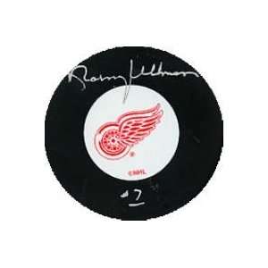  Norm Ullman Signed Puck   )