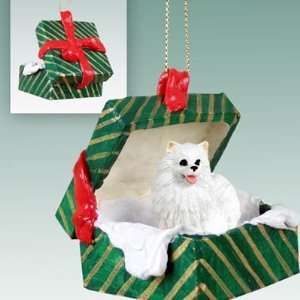  Miniature American Eskimo Green Gift Box Dog Ornament 