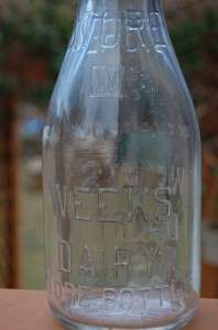 RARE Vintage Weeks Dairy Farm MA Mass Seal QT Glass NEW ENGLAND MILK 