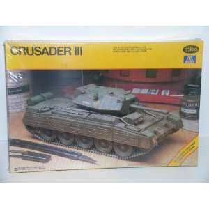   WW II British Crusader III Tank   Plastic Model Kit 