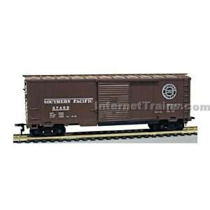   HO Scale 40 Box Car w/Sliding Door   Southern Pacific Toys & Games