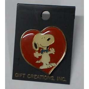  Vintage Enamel Pin  Peanuts Snoopy Heart 