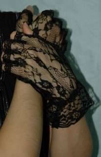 Admcity Wrist length fingerless lace gloves with ruffle  
