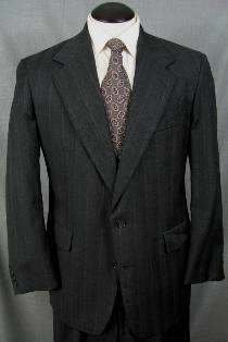 Hertling gray worsted chalkstripe two button suit, ~41R  