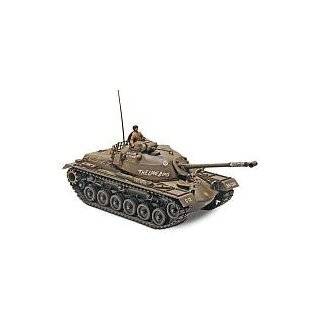  Revell 132 M4 Sherman Tank Toys & Games