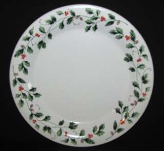   China TRADITIONAL HOLLY Christmas Red Berries DINNER PLATE New  