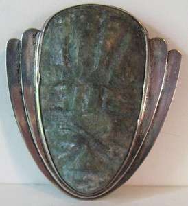 VINTAGE MEXICO SILVER CARVED GREEN STONE AZTEC FACE HEAD PIN  