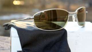 New OAKLEY Whisker Mens Sunglasses Silver Dark Grey 05 716 $140  