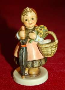 HUMMEL GOEBEL ON HOLLIDAY #350 TMK6 1982 MINT ADORABLE FIGURINE 