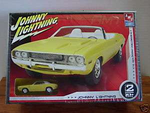 Johnny Lightning 1970 Dodge Challenger R/T Model Kit  