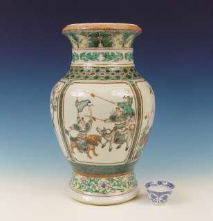 Stunning Chinese Porcelain Fam Verte Vase Figures 19th C. Marked 