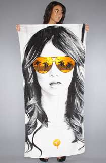 Two In The Shirt) The Sunglasses Beach Towel in Black 