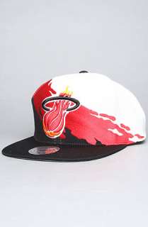 Mitchell & Ness The Miami Heat Paintbrush Snapback Hat in Black Red 