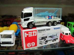 69 Nissan Diesel UD Aquarium truck with shark tomica  