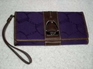  Chaps Ladies Wallet Elizabeth Purple Clothing