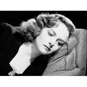  Eyes in the Night, Donna Reed, 1942 Premium Poster Print 