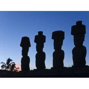 Anakena Beach, Moai Statues of Ahu Nau Nau, Rapa Nui 