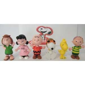  Peanuts Gang Figure Cake Toppers / Cupcake Decorations with Snoopy 